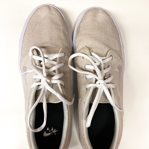 Men’s Nike Canvas Shoes - Picture 8 of 10